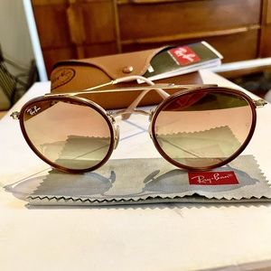 New W/O tags___ Ray-Ban Sunglasses.